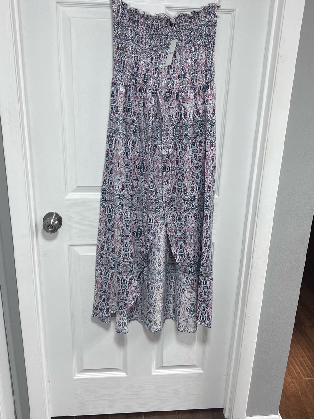NWT Strapless Dress Paisley Print Pink/Blue Size M Open Slit in Front, Cover-Up